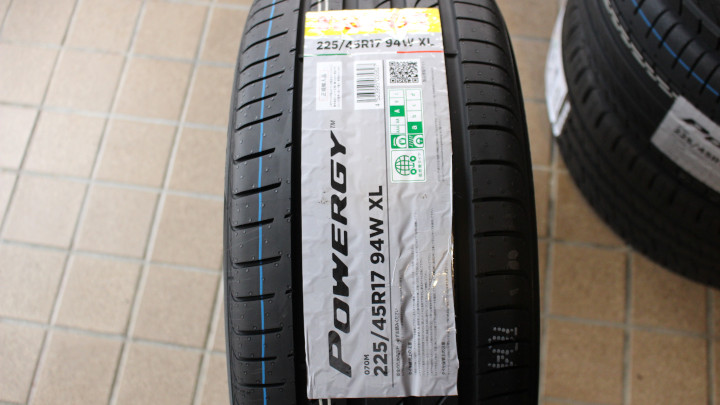 メール便に限り送料無料！！ ピレリパワジー225/40R18 92W 4本